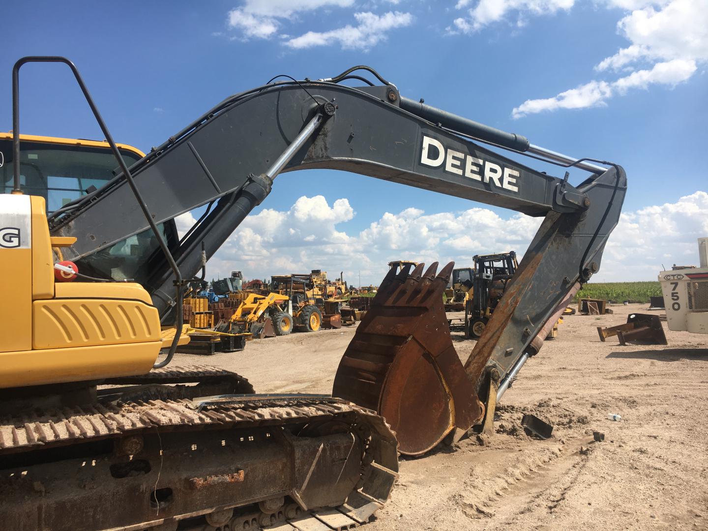 ./imagenes/INVOICE/2019/16911/EXCAVADORA JOHN DEERE 250G LC (6).JPG